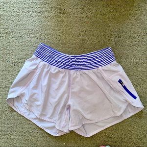 Lululemon tracker 4” short low rise